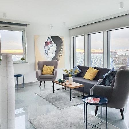Capital Apartments - Towarowa Познан Екстериор снимка