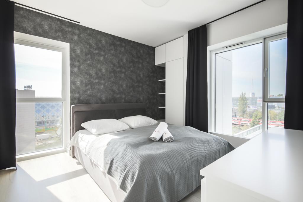 Capital Apartments - Towarowa Познан Екстериор снимка